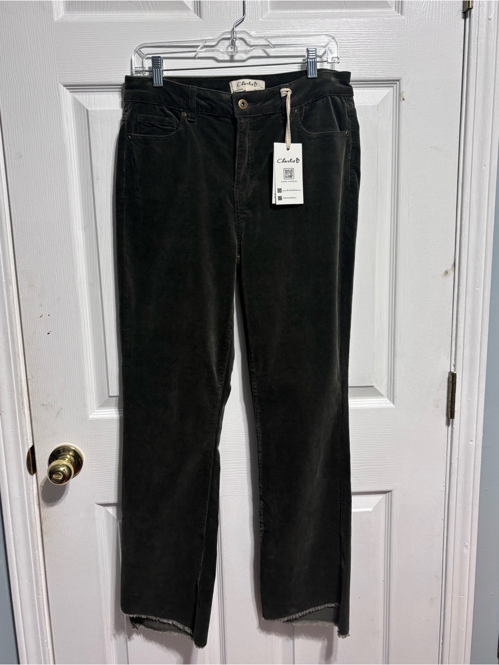 Charlie B Straight-Leg Corduroy Jeans in Dark Green